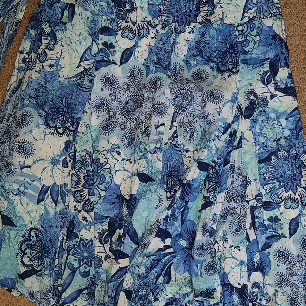 Mid length skirt size 8 - Picture 2 of 3